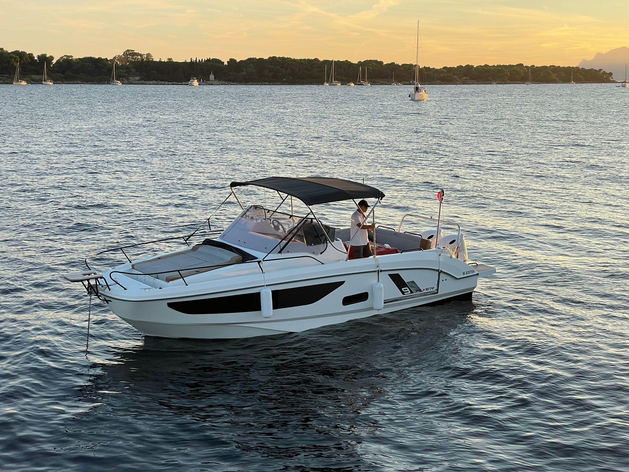 flyer-9-sundeck Beneteau Flyer 9 Sundeck